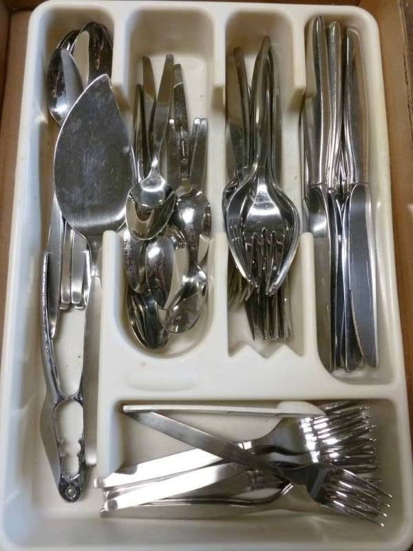 lot 235 image: Flatware Set