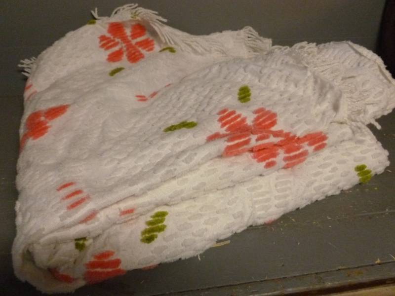 lot 248 image: Bedspread