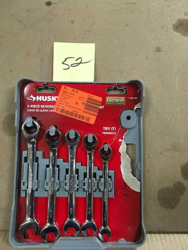 lot 52 image: Husky Metric Ratcheting Reversible Combination Wrench Set (5-Piece)