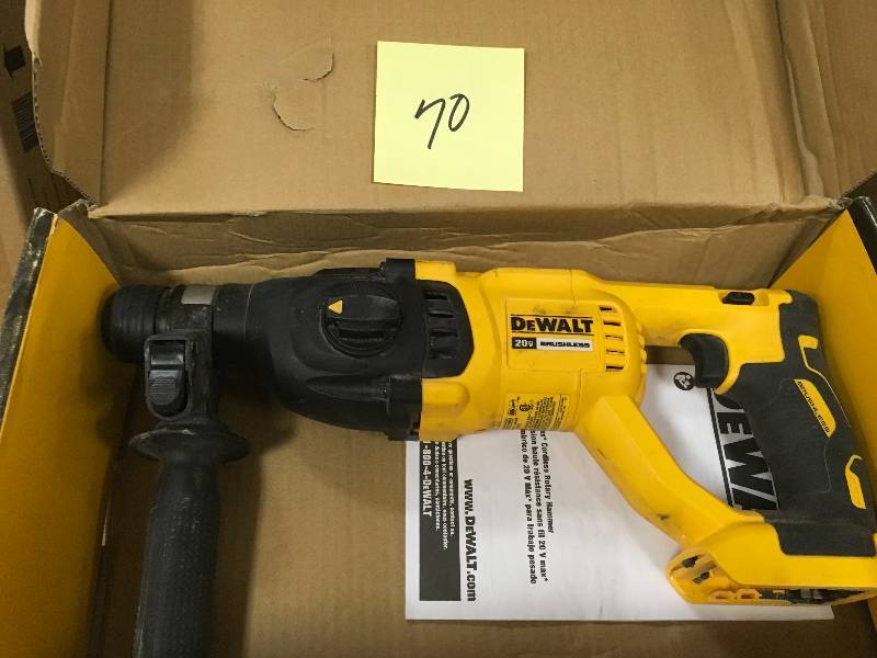 lot 70 image: DEWALT 20-Volt MAX XR Li-Ion 1 in. Cordless SDS-plus Brushless D-Handle ConcreteMasonry Rotary Hammer (Tool-Only) in good condition