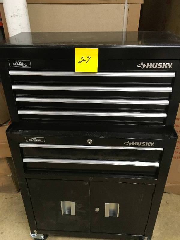 lot 27 image: Husky tool chest missing key and has damage