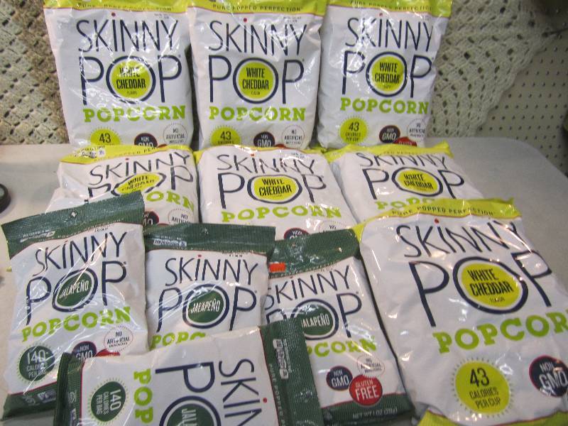 lot 9 image: 11 Bags Skinny Popcorn 7 Large Whit...