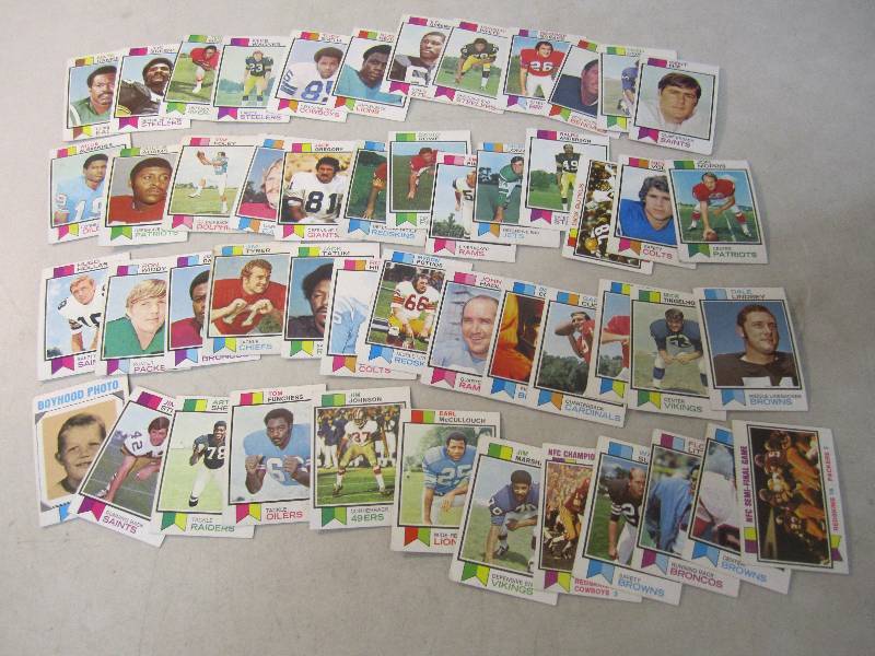 lot 34 image: 50 - 1973 Football Cards  E-1...
