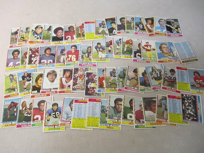 lot 36 image: 63 - 1974 Football Cards  E-1...