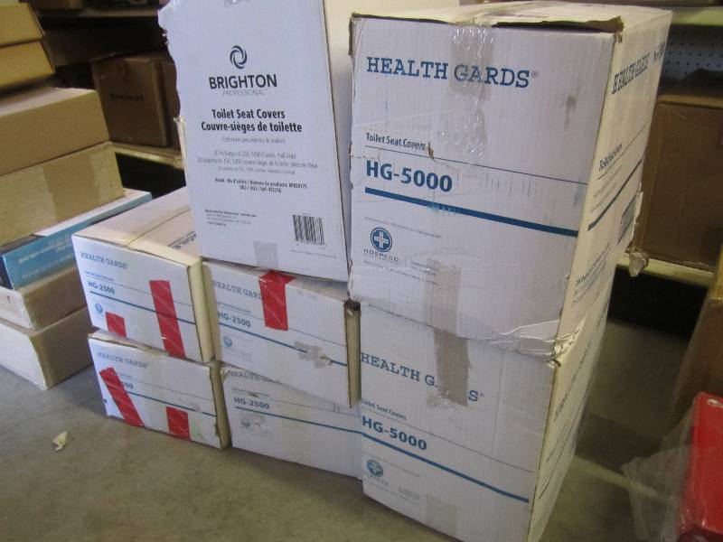 lot 53 image: 7 Cases of Toilet Seat Covers (25,0...