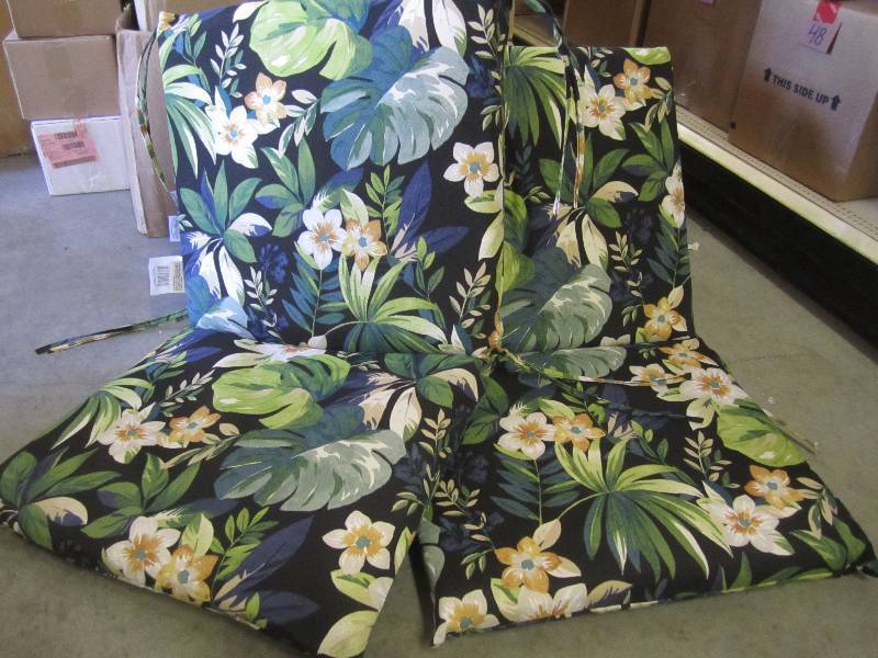 lot 60 image: 2 Hampton Bay Caprice Tropical Mid ...