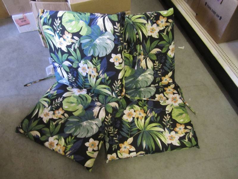 lot 64 image: 2 Hampton Bay Caprice Tropical Mid ...