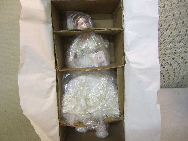 lot 79 image: The Ashton Drake Galleries Doll Ang...