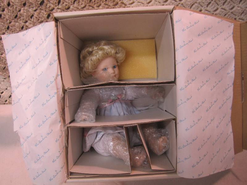 lot 81 image: The Danbury Mint Doll Melanie by Sa...
