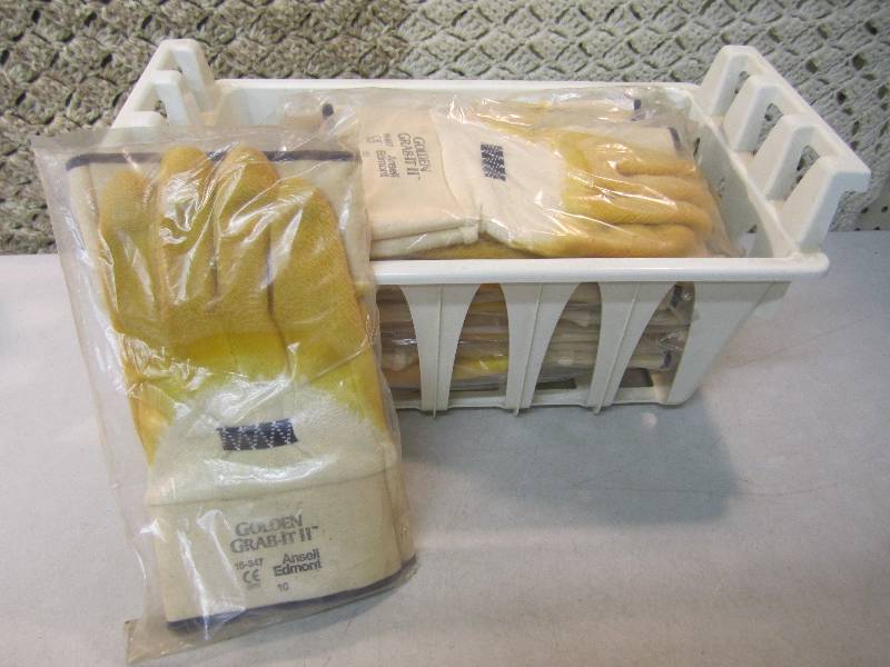 lot 109 image: 10 Pair of Ansell Edmont 16-347 Gra...