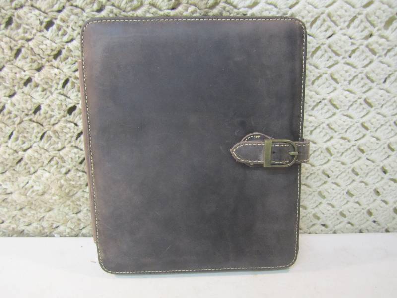 lot 121 image: Canyon Outback Leather Bear Canyon ...