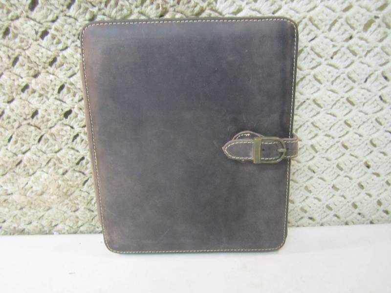 lot 123 image: Canyon Outback Leather Bear Canyon ...