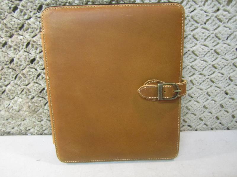 lot 126 image: Canyon Outback Leather Bear Canyon ...