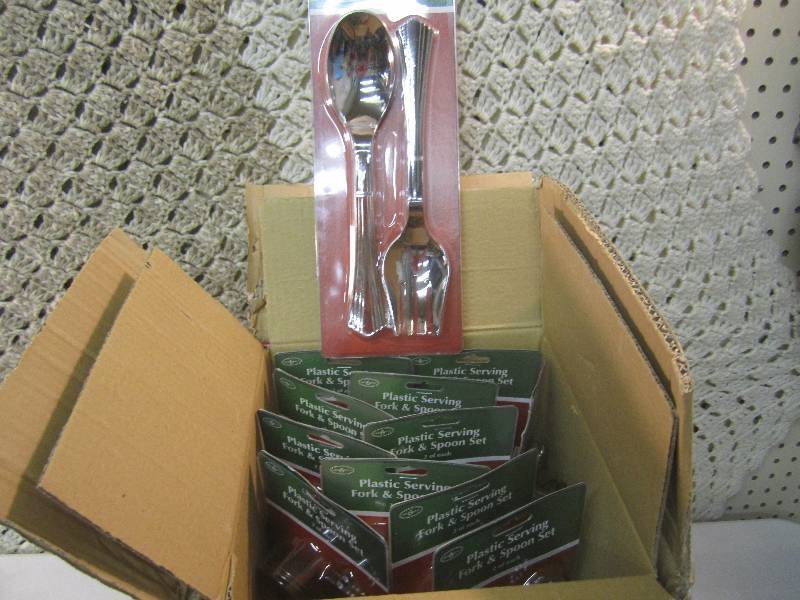 lot 141 image: Case of 12 Plastic Serving Fork & S...