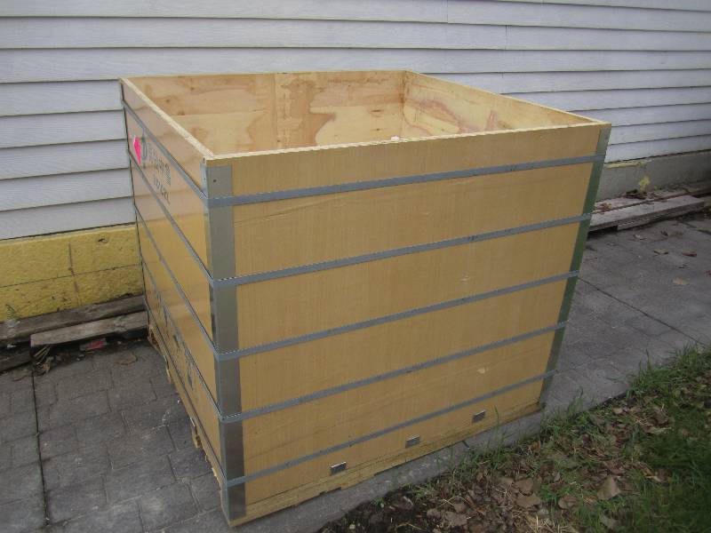 lot 155 image: Large Crate Pallet 1 Plywood Sides...