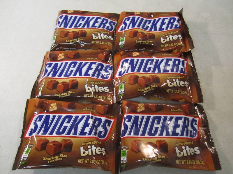 lot 198 image: 6 Bags Snickers Bites Best by Dec 2...