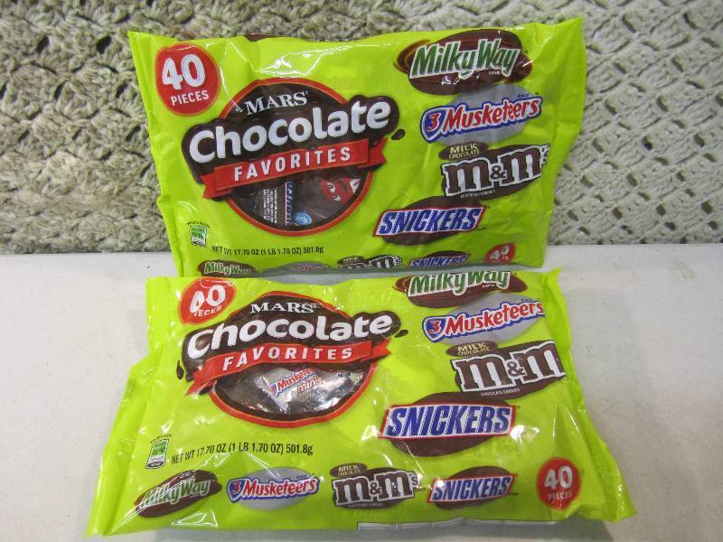 lot 200 image: 2 Big Bags of Mixed Candy Best by F...