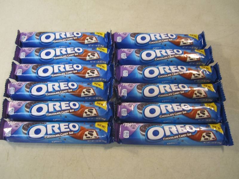lot 213 image: 12 Oreo Chocolate Candy Bars Best b...