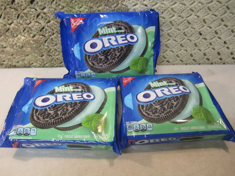lot 219 image: 3 Packs of Mint Creme Oreo Cookies ...