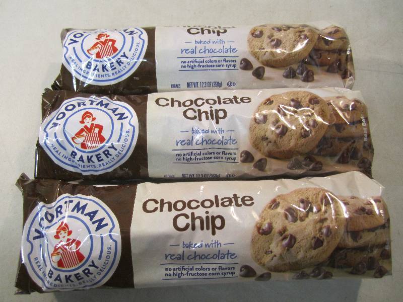 lot 250 image: 3 Packs of Chocolate Chip Cookies B...
