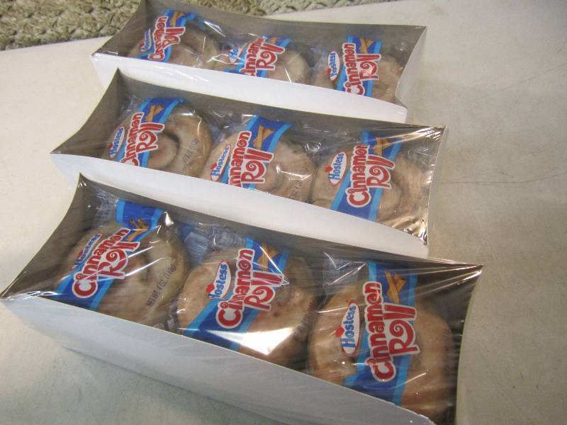 lot 255 image: 3 Packs with 6 Rolls each Hostess C...