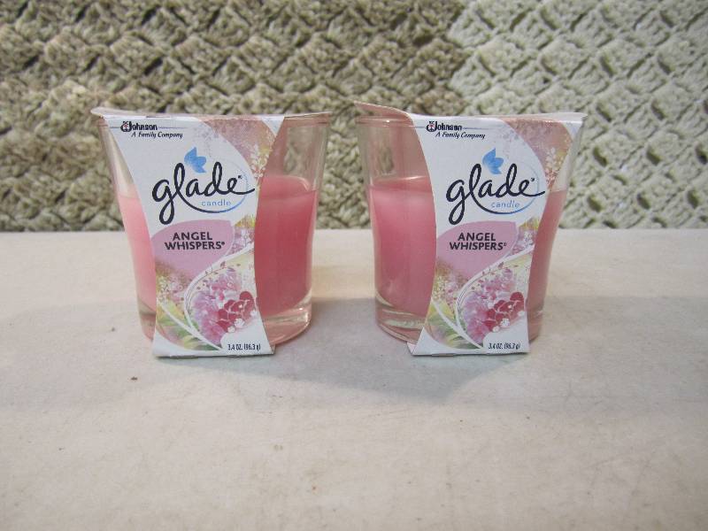 lot 258 image: 2 Glade Angel Whispers Candles  EC1...