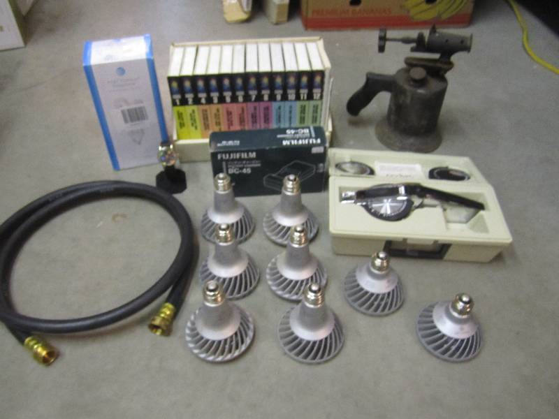 lot 272 image: Lot of Misc. See Photos  D-3...