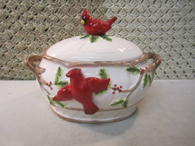 lot 273 image: Large Ceramic Cardinal Container wi...