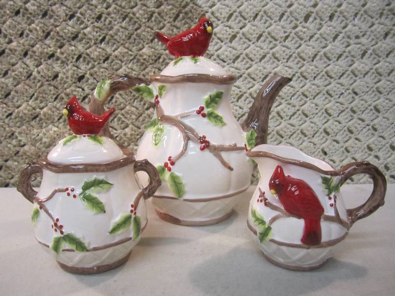 lot 276 image: 3-Piece Ceramic Cardinal Tea Set Te...