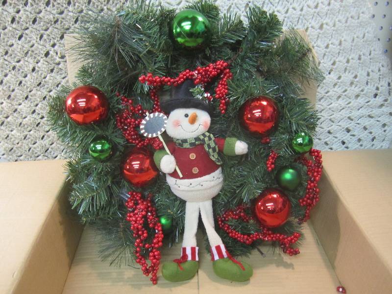 lot 277 image: 21 Light Up Snowman Wreath New in ...
