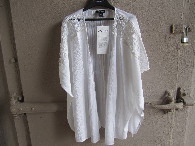 lot 287 image: 5 Ladies Ashro Tops Size One Size ...