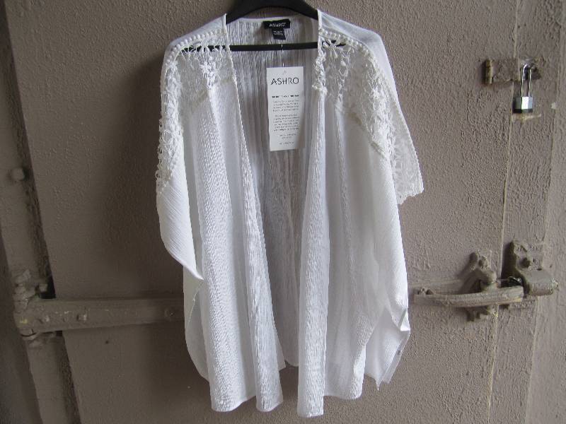 lot 289 image: 5 Ladies Ashro Tops Size One Size ...