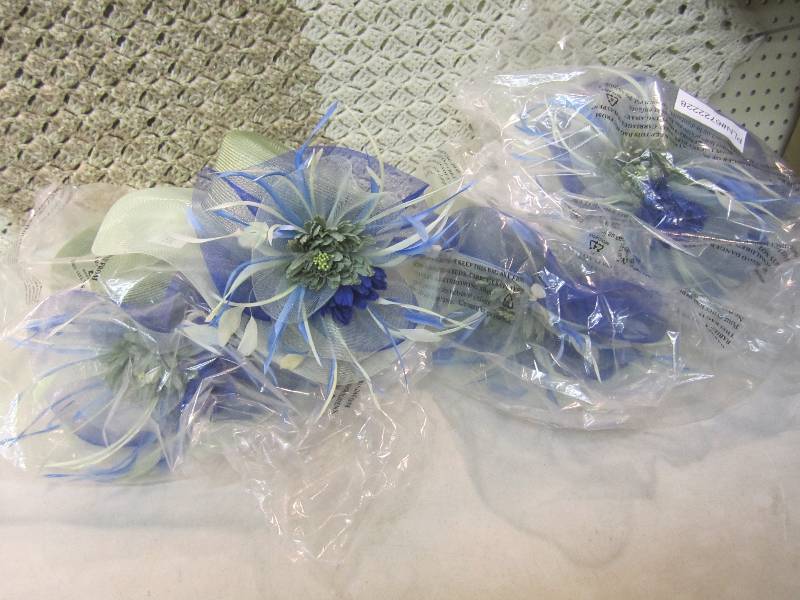 lot 290 image: 4 Ladies Ashro Hats  RMDR...