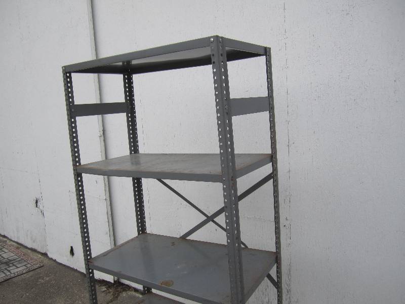 lot 317 image: Metal shelving unit