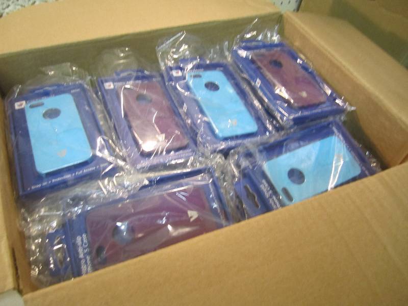 lot 293 image: 50 iPhone 5 Cases Mix of 2 Colors  ...