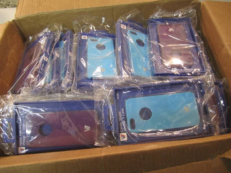 lot 294 image: 50 iPhone 5 Cases Mix of 2 Colors  ...