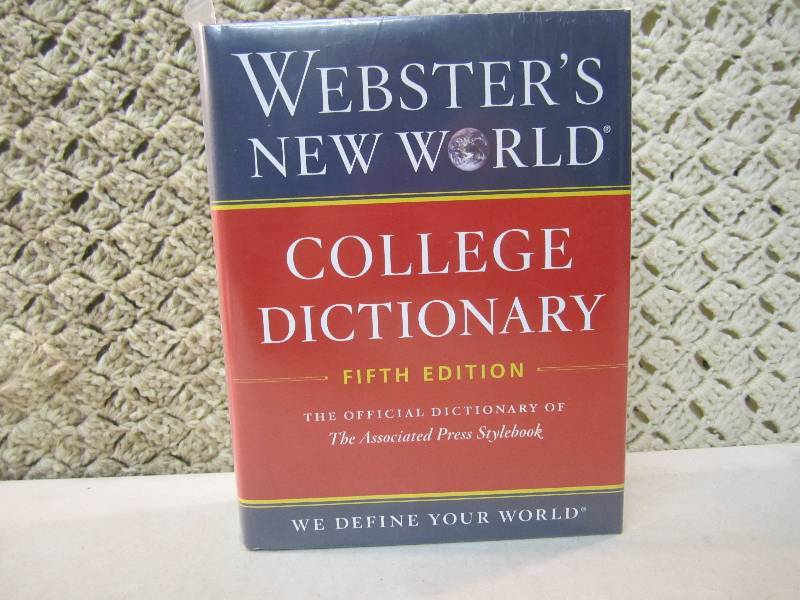 lot 314 image: Websters New World College Dictiona...