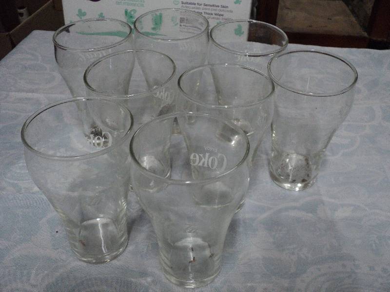 lot 20 image: 8 Coke glasses...