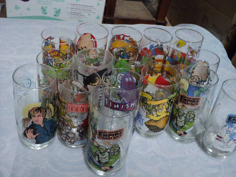 lot 29 image: 17 character glasses...