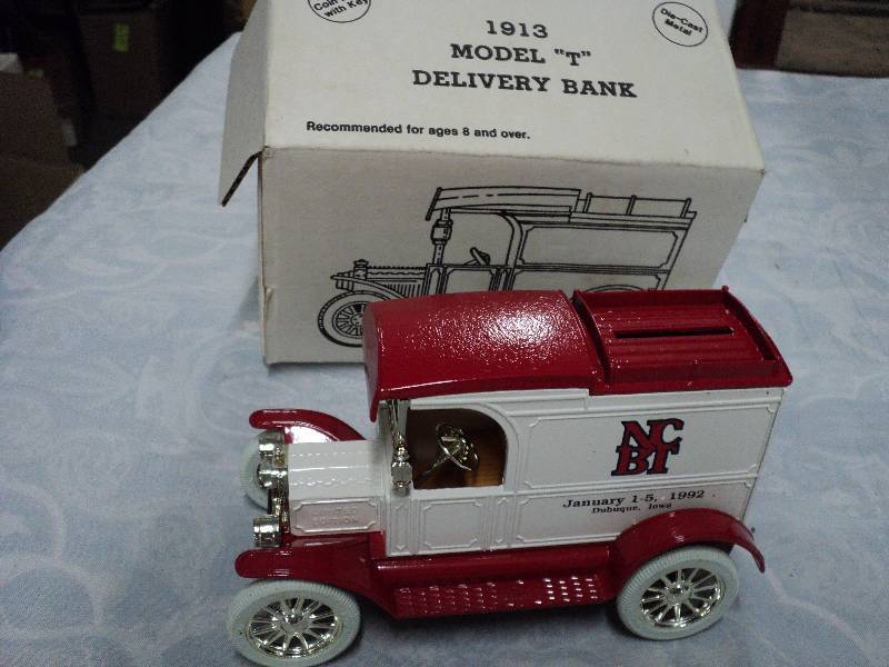 lot 39 image: ERTL 1913 Model T Delivery Bank in ...