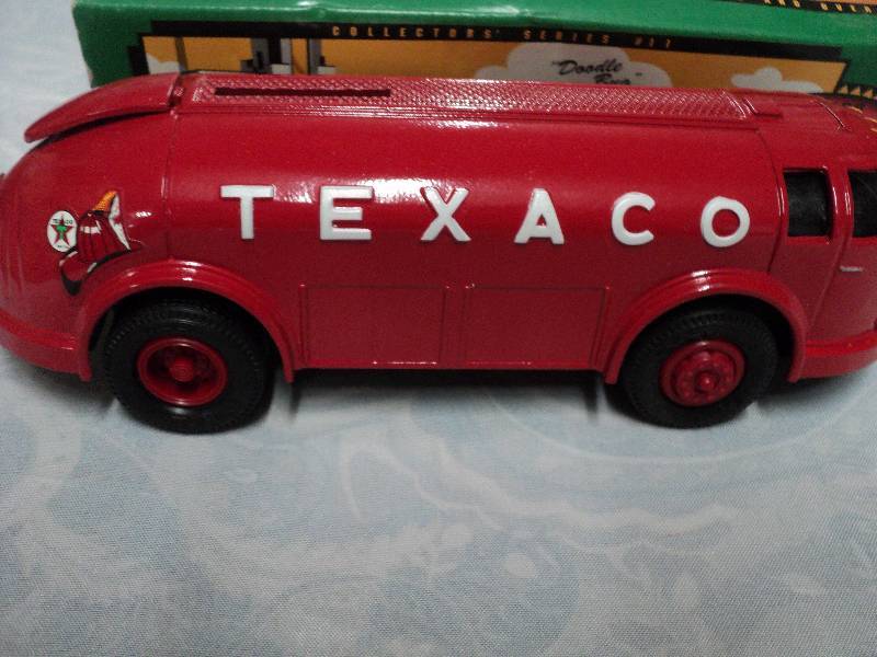 lot 43 image: ERTL 1934 Texaco Bank...