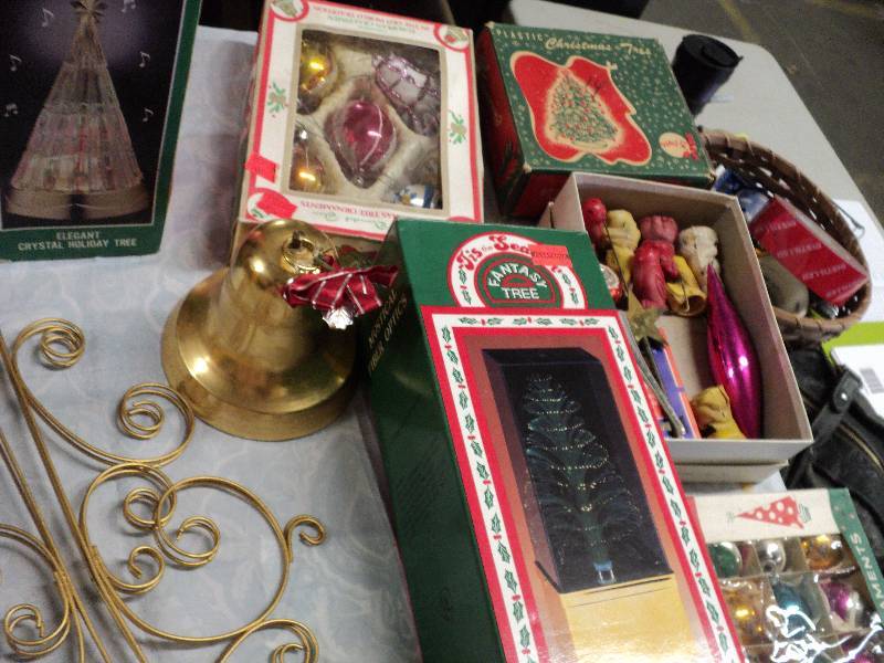 lot 63 image: Vintage Christmas dcor...