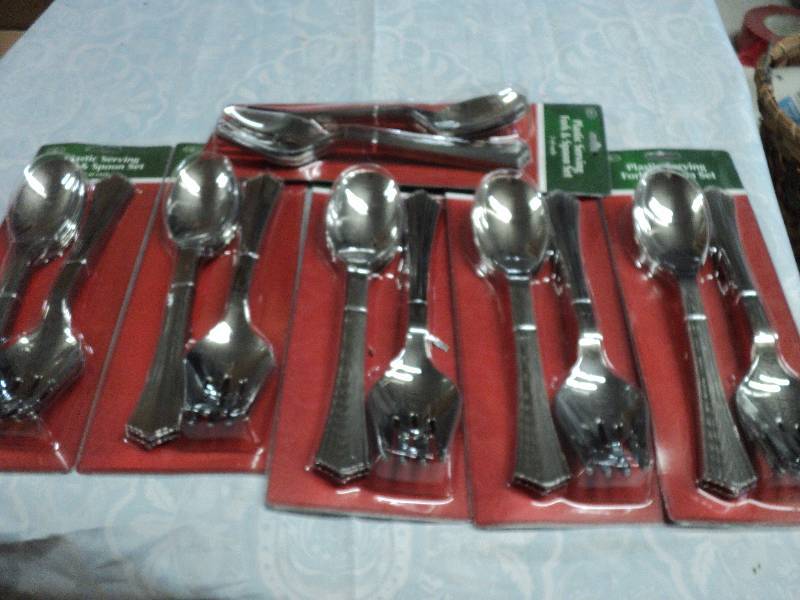 lot 80 image: 10 sets of plastic serving forks an...