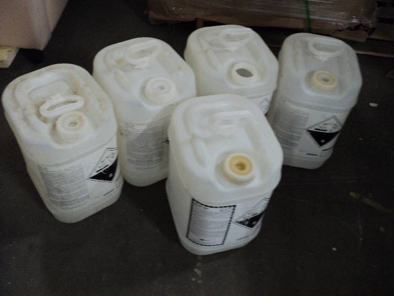 lot 181 image: 5 8 gallon plastic containers...
