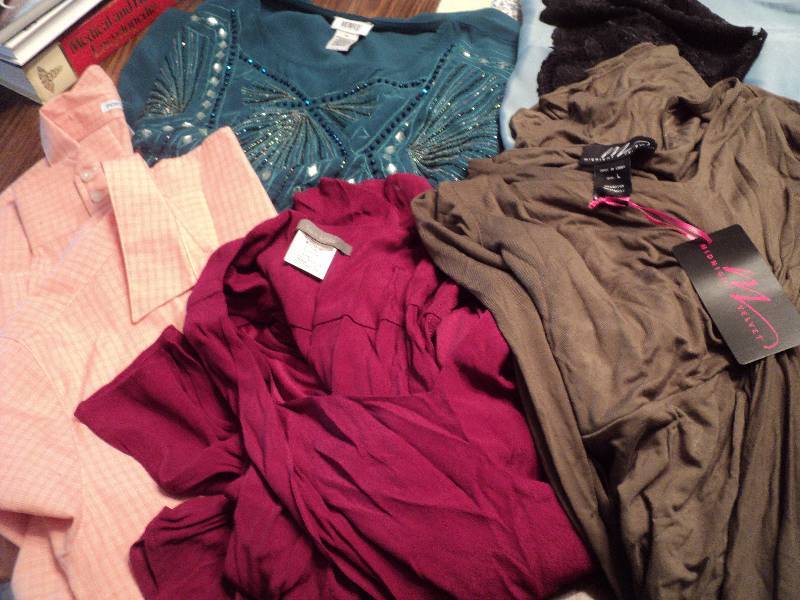 lot 303 image: 15 articles of new clothing size 14...