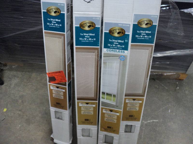 lot 309 image: 4 blinds 72 x 48 white Hampton Bay...
