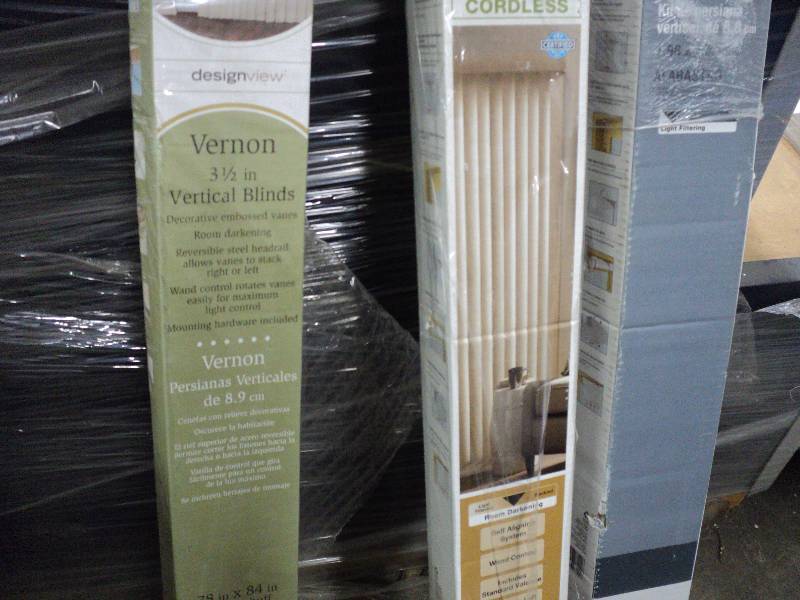 lot 316 image: 3 3.5 vertical room darkening blin...