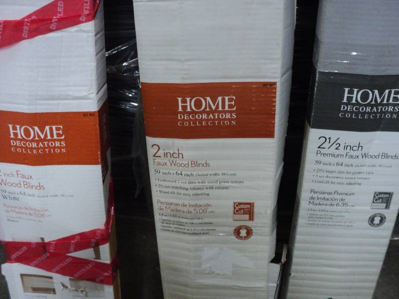 lot 323 image: 4 Home Decorators Collection 59 x 6...