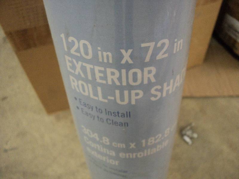 lot 331 image: Sun Shade white vinyl 120 x 72 ex...