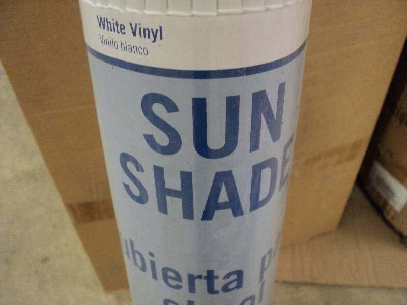 lot 337 image: Sun Shade white vinyl 120 x 72 ex...